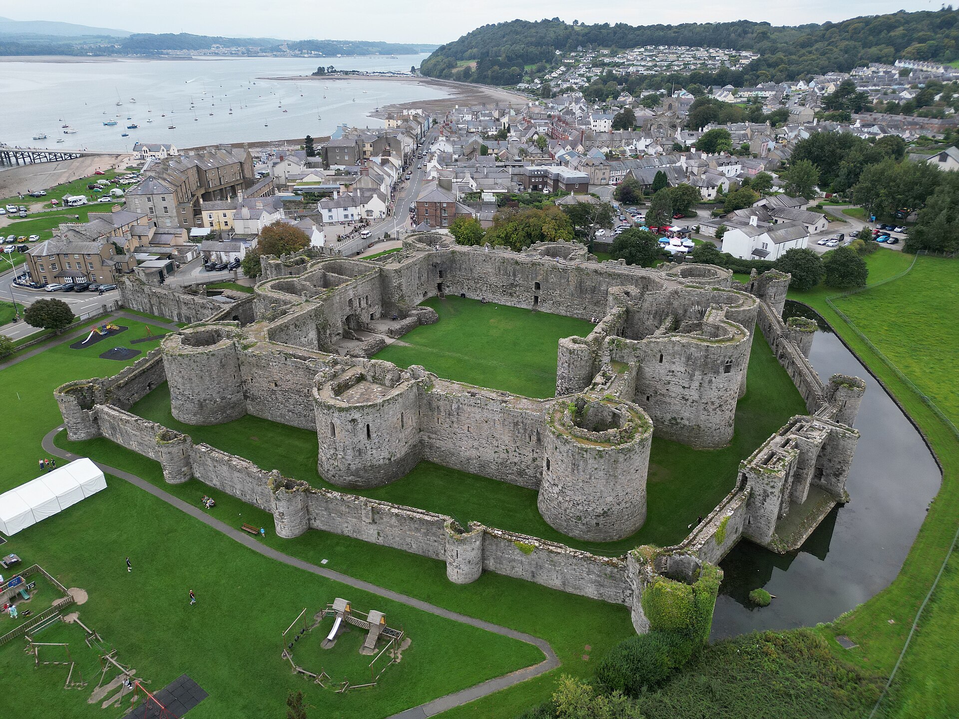 Beaumaris Castle & Town